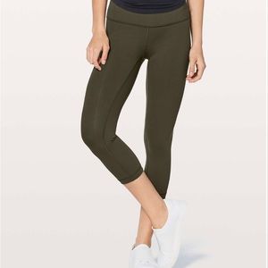 Lululemon Wunder Under size 6